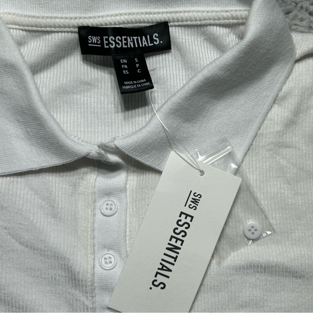 SWS Essentials Top Womens Small Crop Top White Henley Collar Preppy Academia NEW - Picture 2 of 3